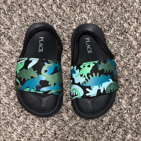 PLACE Kids Dinosaur Sandals - Black and Green - Picture 1 of 2